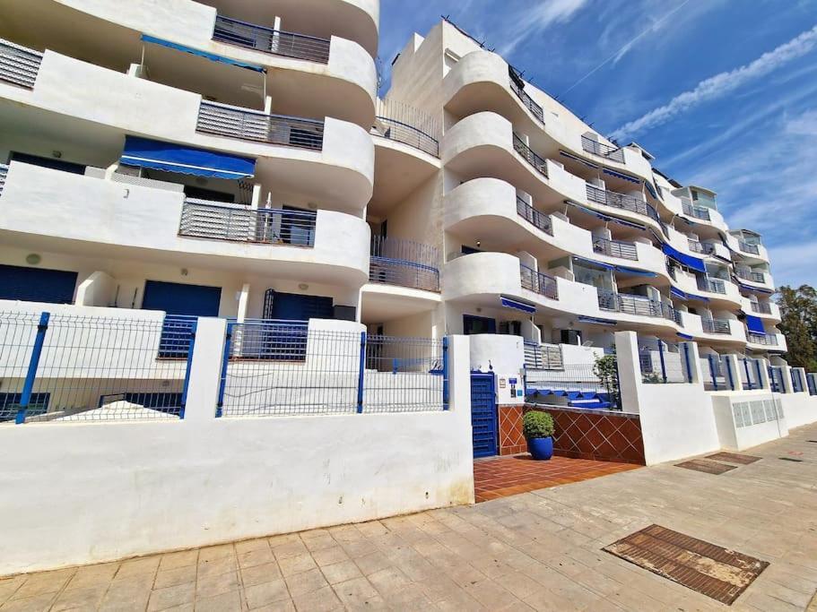 Апартаменты Acogedor Piso Con Terraza Y Parking! Бенальмадена Экстерьер фото